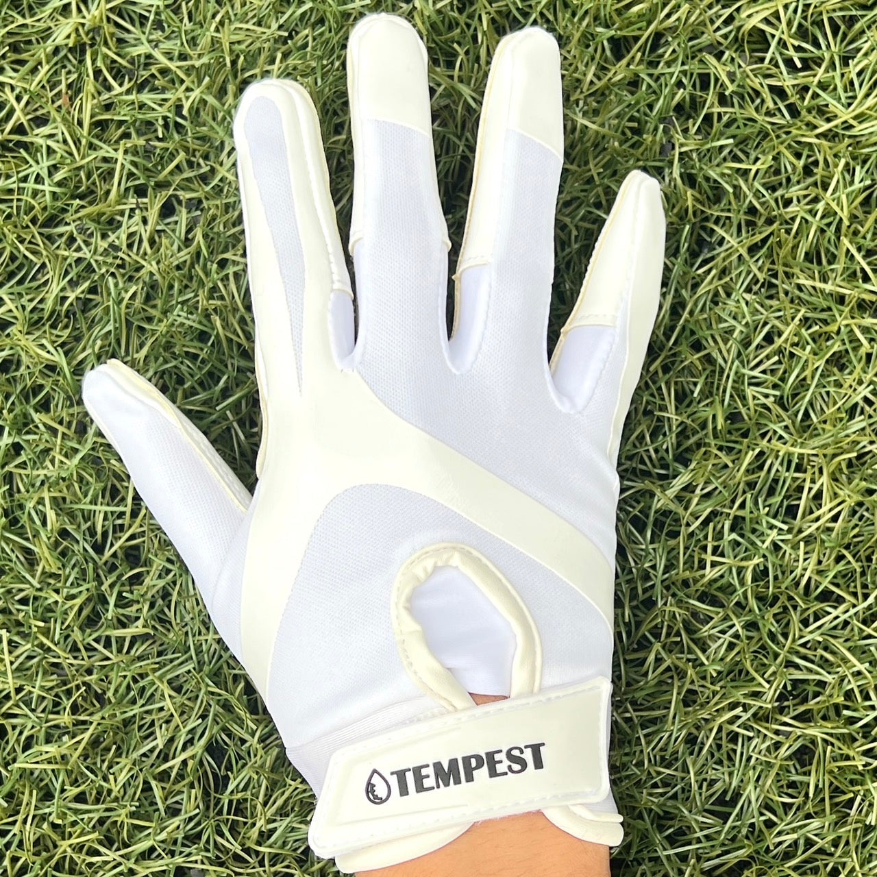 Football Gloves【WHITE】 – Tempest